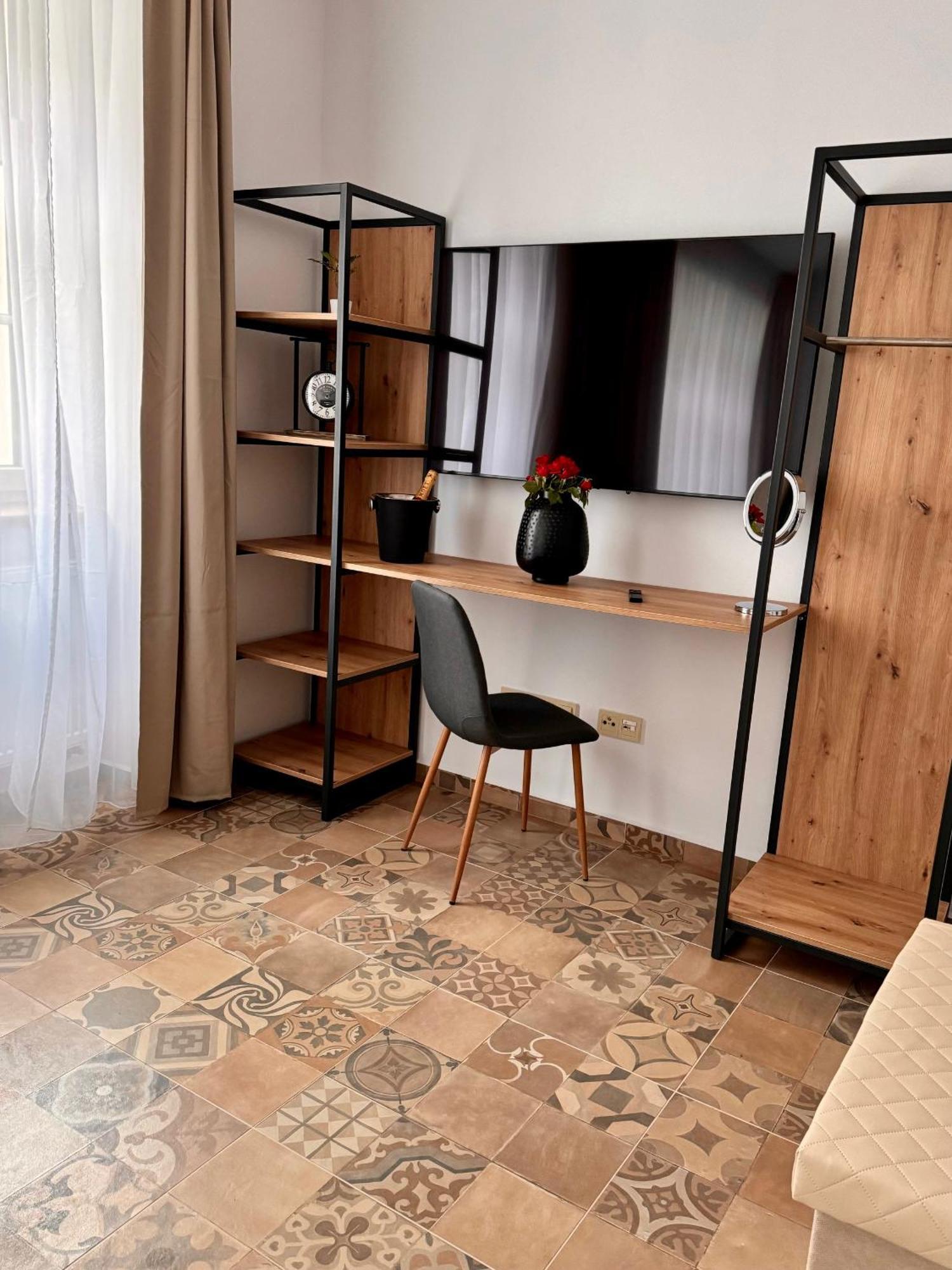 Yemenites Apartments Klatovy Buitenkant foto